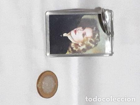 Coleccionismo de llaveros: lote madonna de llavero y nota de revista de brasil
