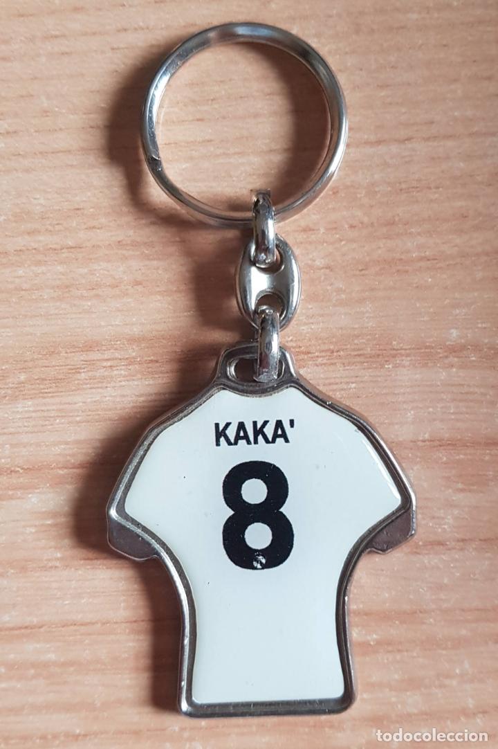 Collectionnisme de portes-cl&eacute;s: Llavero del Real Madrid. Camiseta de Kak&aacute;. F&uacute;tbol