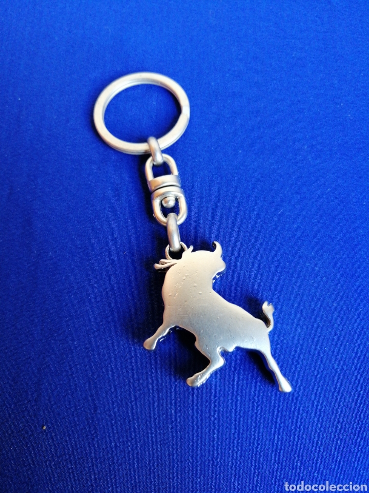 Collection of Keychains: LOIS JEANS TORO LLAVERO PUBLICIDAD VALENCIANA