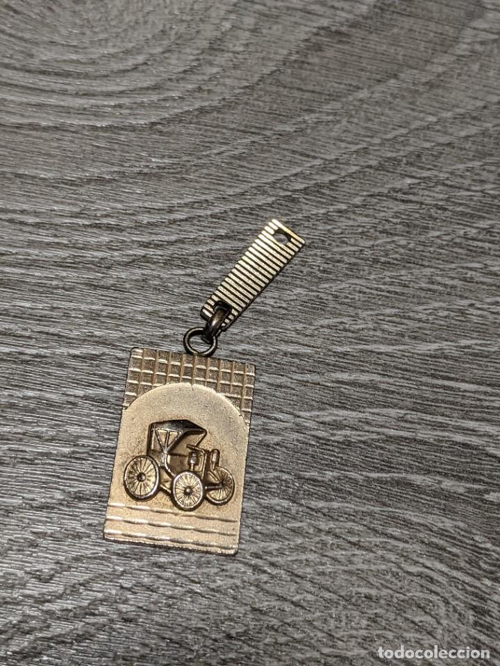 Collectionnisme de portes-cl&eacute;s: COLGANTE PARA LLAVERO COCHE ANTIGUO