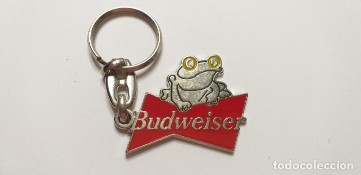 Collection of Keychains: LLAVERO DE BEBIDAS. CERVEZA AMERICANA BUDWEISER. RANA.