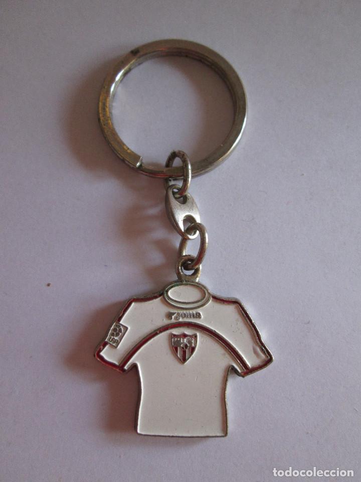 Collection of Keychains: LLAVERO SEVILLA FUTBOL CLUB - CAMISETA - 3X3 CM