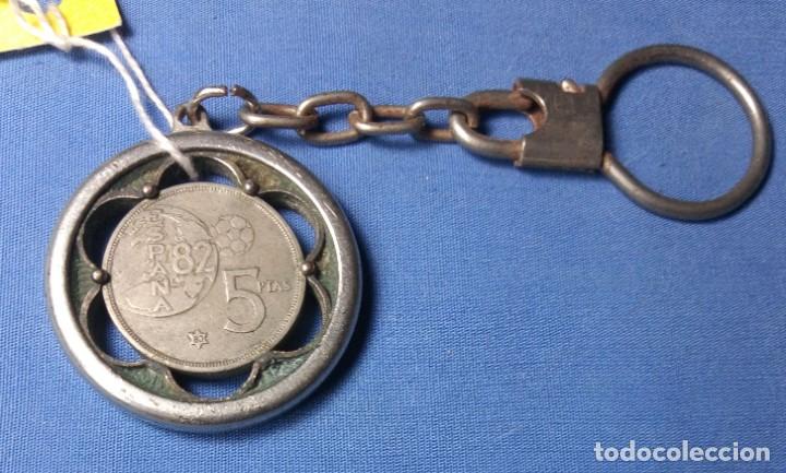 Coleccionismo de llaveros: llavero moneda 5 ptas - Foto 1
