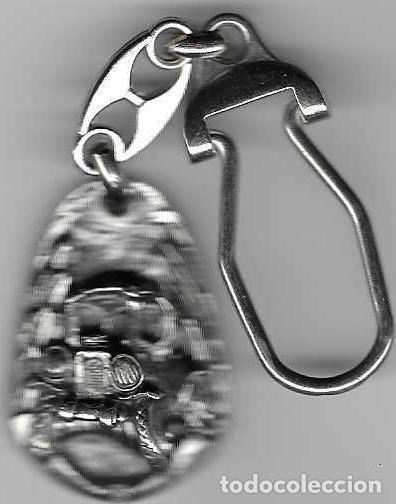 Collection of Keychains: Llavero coche antiguo, metal, Transportes Ram&oacute;n. Pamplona. 18-494