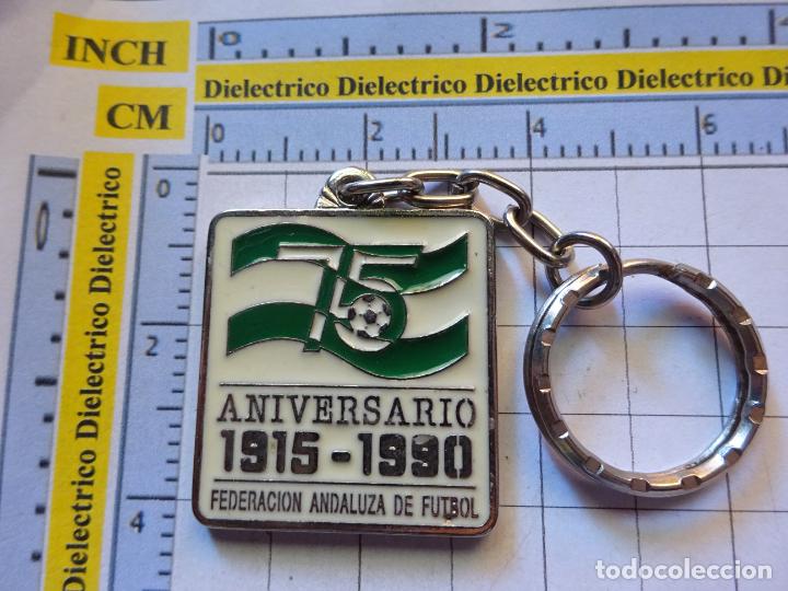Colecionismo de porta-chaves: LLAVERO DE DEPORTES. F&Uacute;TBOL. 75 ANIVERSARIO FEDERACI&Oacute;N ANDALUZA 1915 1990