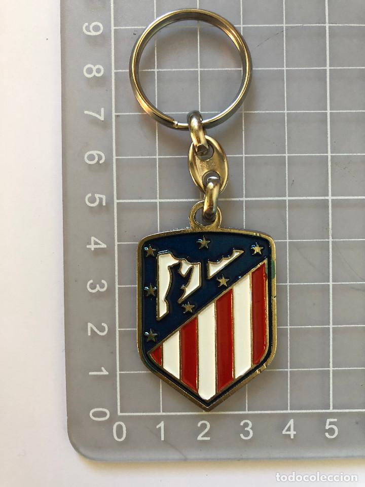 llavero metálico esmaltado escudo atlético de m - Buy Antique keyrings and  keychains on todocoleccion