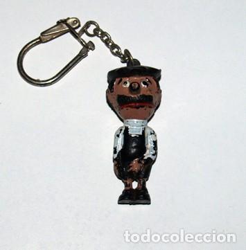 Coleccionismo de llaveros: ANTIGUO LLAVERO - MACARIO - FIGURITA - HUMOR - PERSONAJE CON BOINA Y BIGOTE - FIGURA DE GOMA