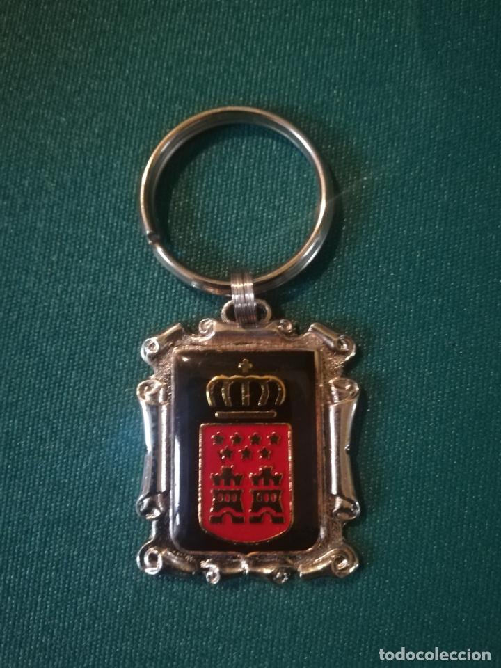 Sammlung von Schl&uuml;sselanh&auml;ngern: Asamblea de Madrid III Legislatura - tipo esmalte sobre metal