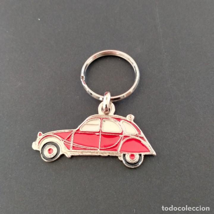 Coleccionismo de llaveros: llavero citroen 2 cv rojo
