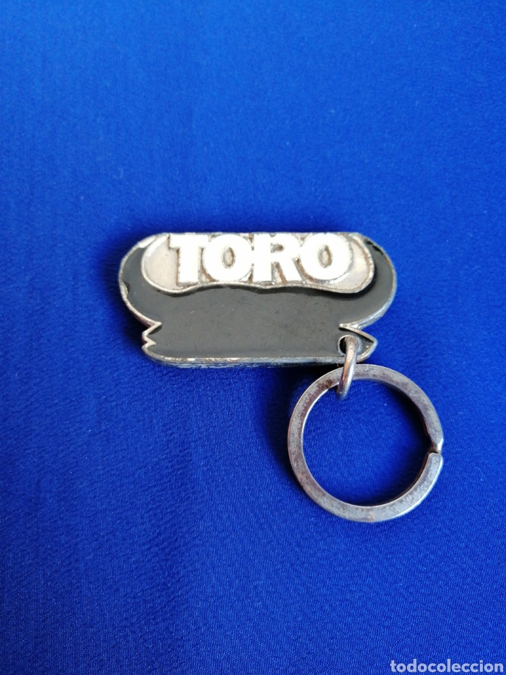 Collection of Keychains: TORO BEBIDA LLAVERO PUBLICIDAD