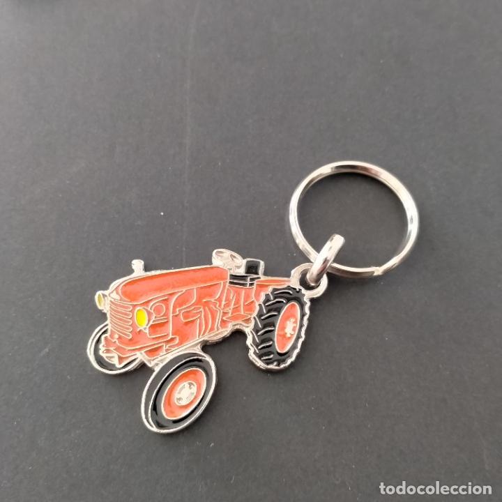 Coleccionismo de llaveros: llavero renault tractor