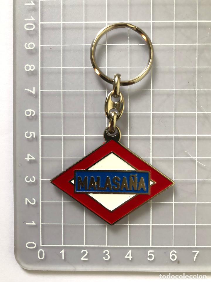 Collectionnisme de portes-cl&eacute;s: LLAVERO MET&Aacute;LICO ESMALTADO METRO MALASA&Ntilde;A SOUVENIR MADRID