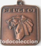 Coleccionismo de llaveros: llavero antiguo peugeot 504 404 insignia agencia auto