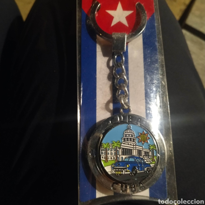 Collection of Keychains: Llavero keychain giratorio o rotativo de metal bandera de Cuba Casablanca coche cubano