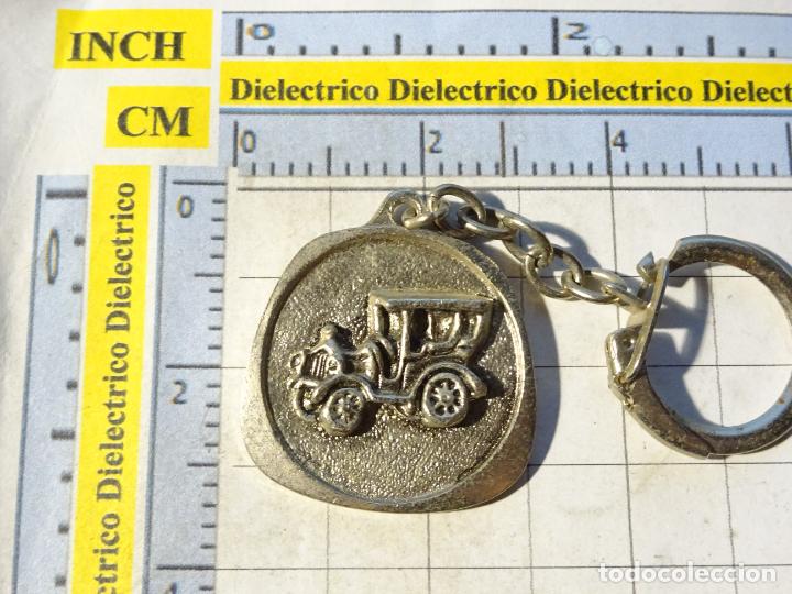 Colecionismo de porta-chaves: LLAVERO DE COCHES MOTOS. BAR ELI BAR TAXI M&Aacute;LAGA