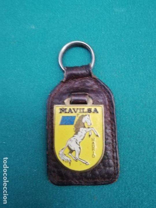 Coleccionismo de llaveros: MAVILSA - FIAT/SEAT - MADRID - LATON ESMALTADO - SOPORTE DE CUERO