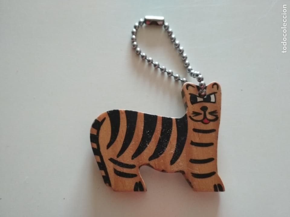 Coleccionismo de llaveros: LLAVERO CLAUER TIGRE GATO DE MADERA