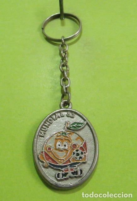 Coleccionismo de llaveros: Llavero Estadio y Naranjito Relieve Mundial F&uacute;tbol Espa&ntilde;a 82