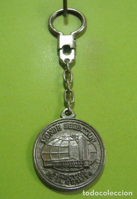 Coleccionismo de llaveros: Llavero Promocional Ginebra Gin Rives - Medalla de Oro Par&iacute;s 1979 Monde Selection