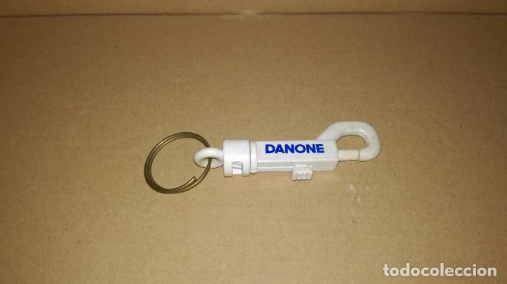 Coleccionismo de llaveros: llavero mosquet&oacute;n Danone - Foto 1