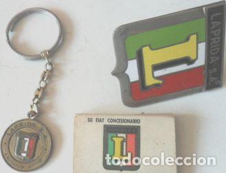 Coleccionismo de llaveros: lote llavero agencia fiat laprida 600 800 insignia esmaltado
