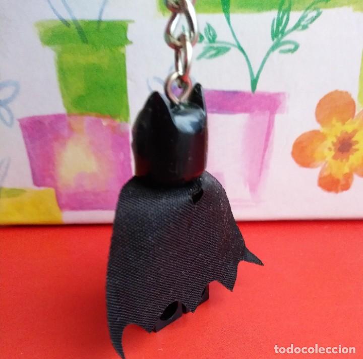 Coleccionismo de llaveros: Llavero BATMAN tipo Lego - NUEVO - Foto 3