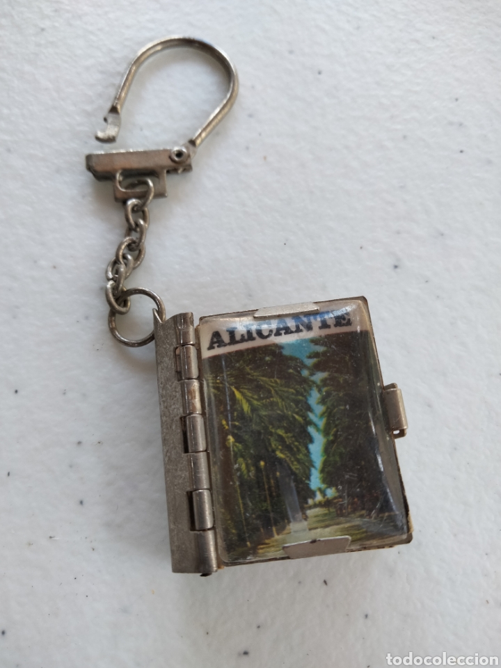 Collection of Keychains: Llavero mini postales Alicante