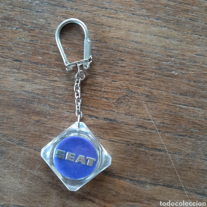 Collectionnisme de portes-cl&eacute;s: Llavero automovil seat