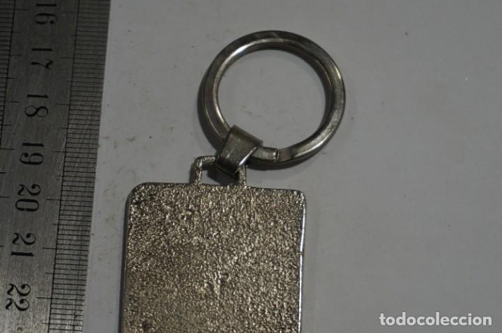 Coleccionismo de llaveros: C5/ llavero - Virgen de Montserrat - Foto 3