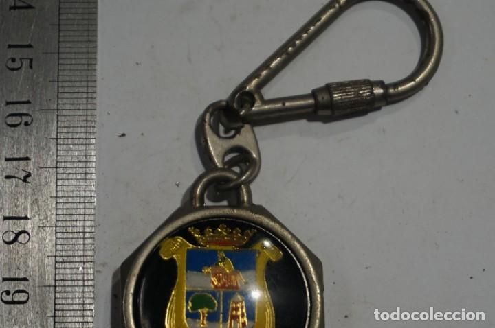 Coleccionismo de llaveros: C5/ llavero - La Ba&ntilde;eza - Foto 2
