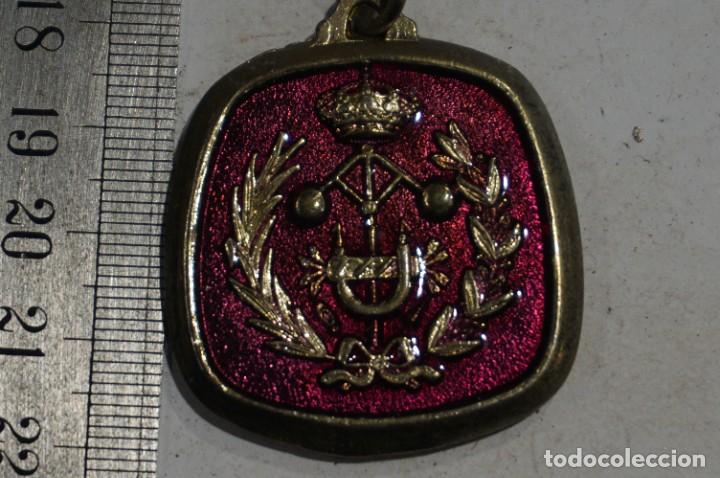 Coleccionismo de llaveros: C5/ llavero - emblema militar - Foto 2