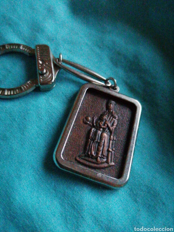 Collection of Keychains: Llavero key chain Mara de D&eacute;u de Montserrat santuario monta&ntilde;a doble cara