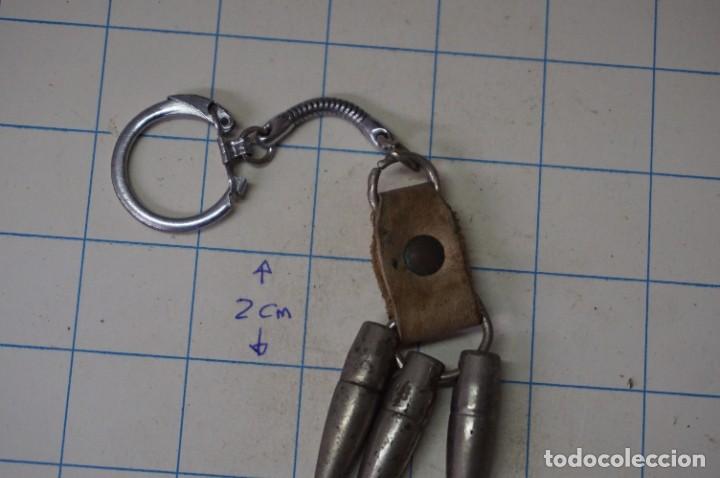 Coleccionismo de llaveros: C7/ LLAVERO - CON TRES BALAS - Foto 2
