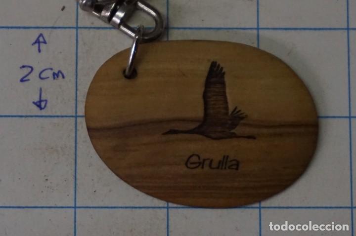 Coleccionismo de llaveros: C8/ LLAVERO - GRULLA - MADERA - Foto 1