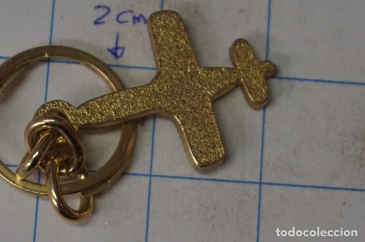 Coleccionismo de llaveros: C8/ LLAVERO - AVION - Foto 3