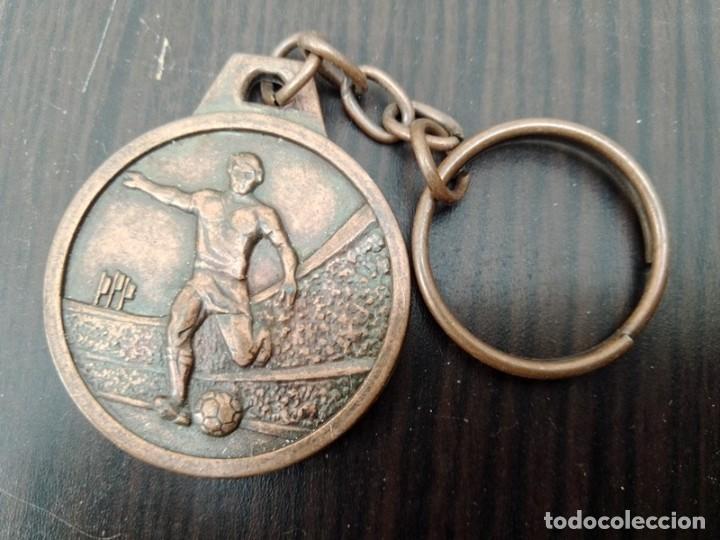 Colecionismo de porta-chaves: llavero hierro futbol
