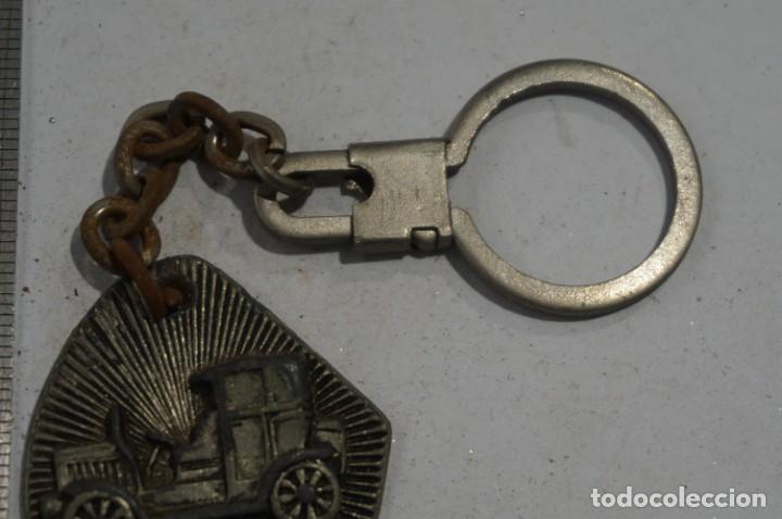 Coleccionismo de llaveros: C10/ LLAVERO - AUTOMOVIL 1907 - Foto 2