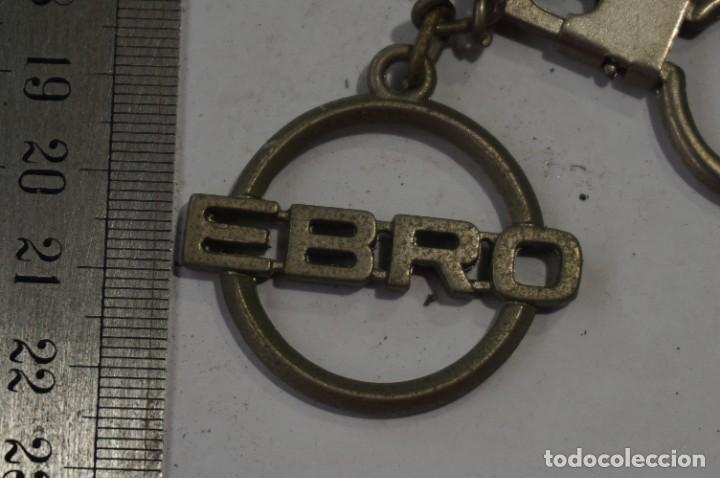 Coleccionismo de llaveros: C11/ LLAVERO - AUTOMOVIL - EBRO - Foto 1