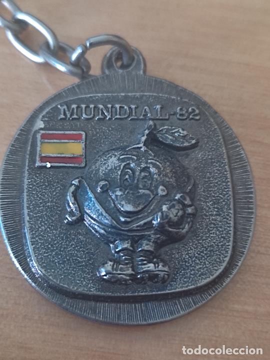 Coleccionismo de llaveros: MUNDIAL 82 ESPA&Ntilde;A PROMOCION HUASO RENTACAR DORSO LLAVERO METAL CROMADO BONITO RELIEVE NARANJITO