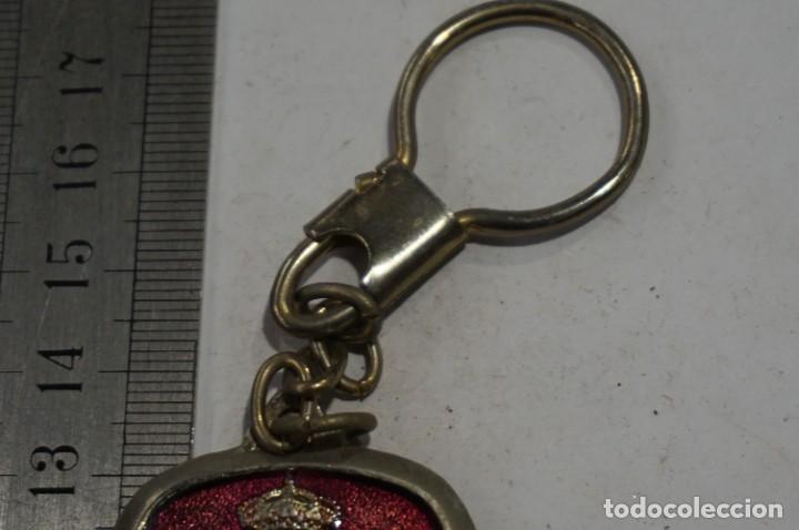 Coleccionismo de llaveros: C17/ LLAVERO - ESCUDO - Foto 2