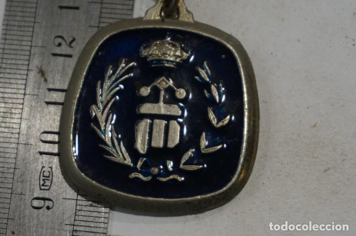 Coleccionismo de llaveros: C17/ LLAVERO - ESCUDO - Foto 3