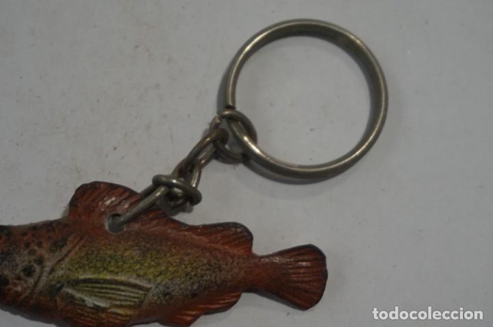 Coleccionismo de llaveros: C24/ LLAVERO - PECES - ESCARAPOTA - Foto 2