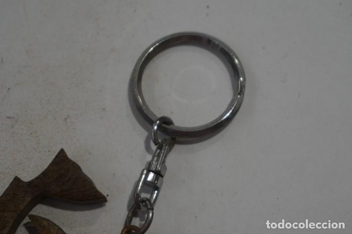Coleccionismo de llaveros: C27/ LLAVERO - TIBURON - EN MADERA - Foto 2