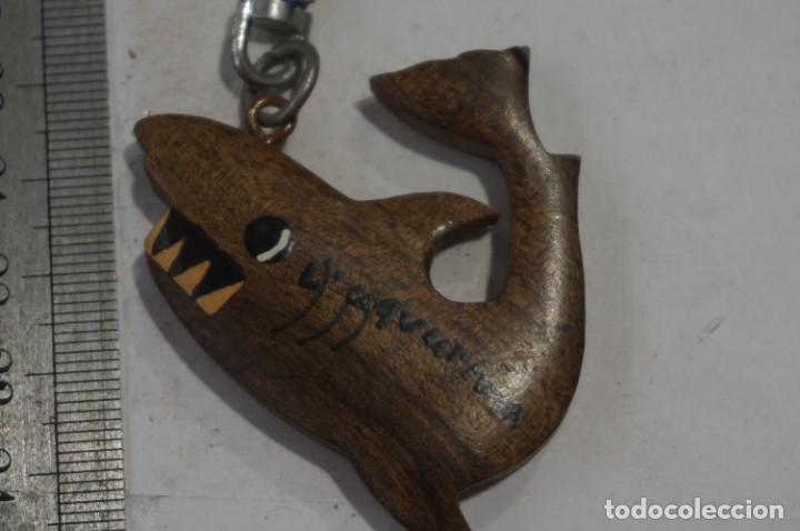 Coleccionismo de llaveros: C27/ LLAVERO - TIBURON - EN MADERA - Foto 3