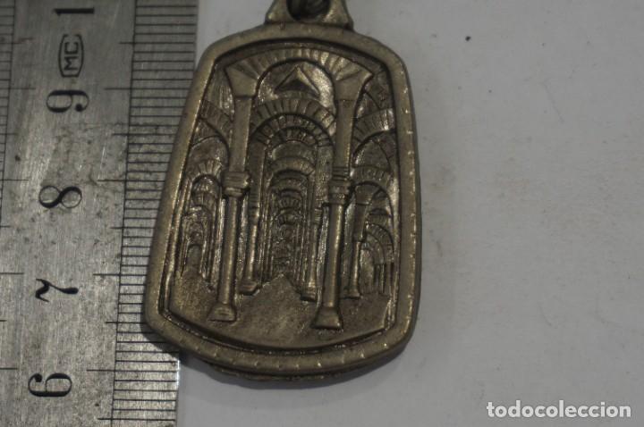 Coleccionismo de llaveros: C28/ LLAVERO - GIRALDA? - Foto 3