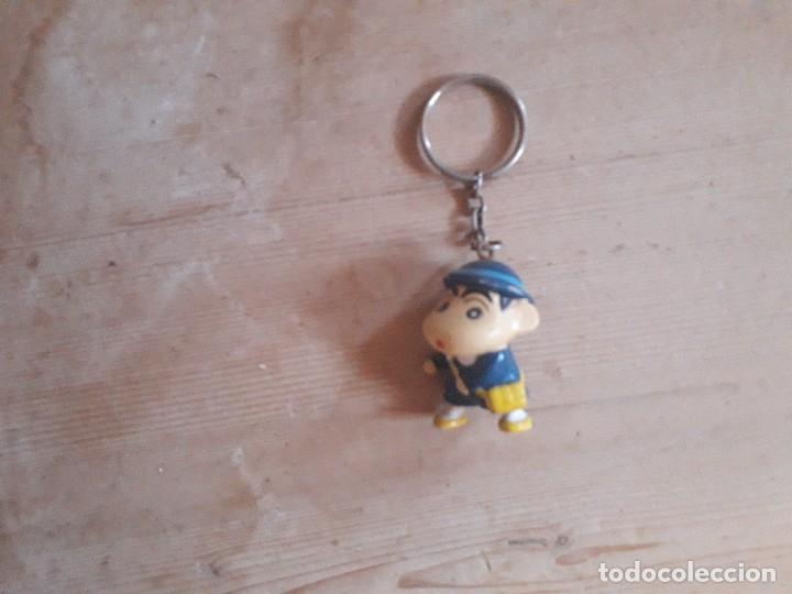 Collection of Keychains: llavero con figura de pvc de Schin Chan, vestido de colegio.