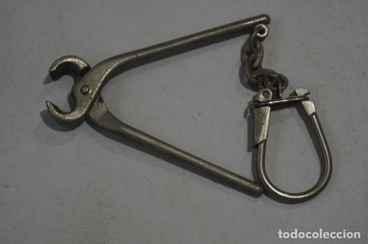 Coleccionismo de llaveros: C33/ LLAVERO - HERRAMIENTAS - ALICATES - Foto 1