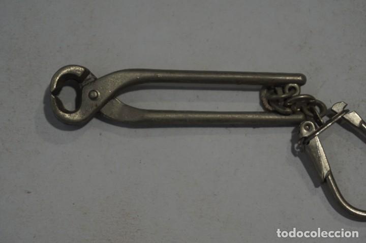 Coleccionismo de llaveros: C33/ LLAVERO - HERRAMIENTAS - ALICATES - Foto 2