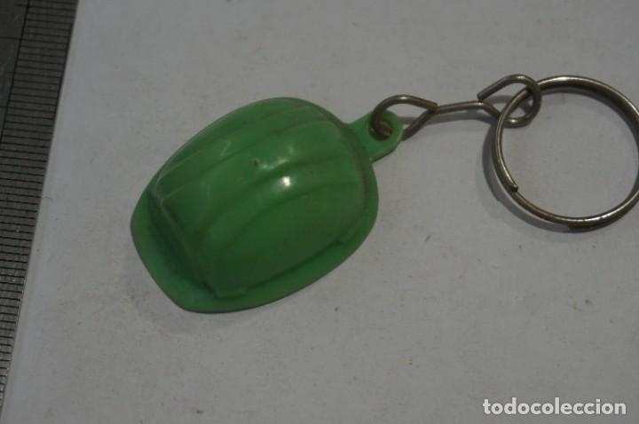 Coleccionismo de llaveros: C33/ LLAVERO - CASCO DE OBRA VERDE - Foto 1