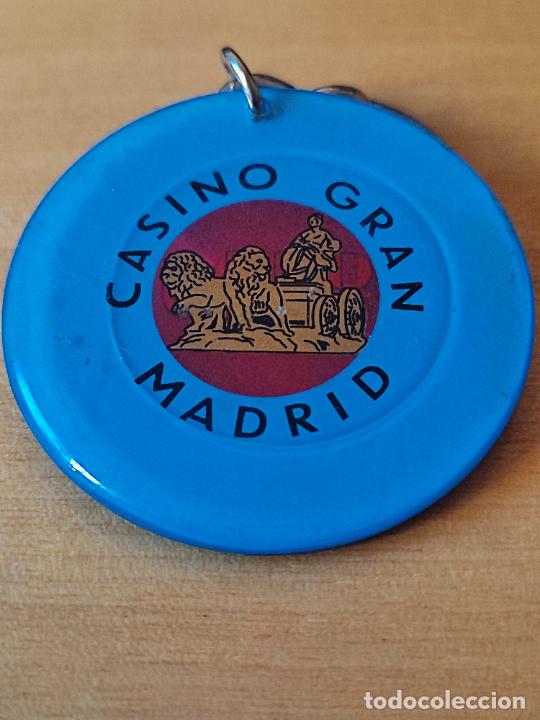 Collectionnisme de portes-cl&eacute;s: GRAN CASINO MADRID FICHA 2000 4,5 CM RETRO ORIGINAL LLAVERO PLASTICO FICHA JUEGO